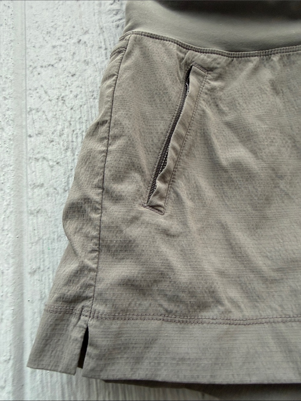 Athleta Women’s Trekkie North Olive Green High-Waist Active Shorts Size: 4 - Picture 5 of 9